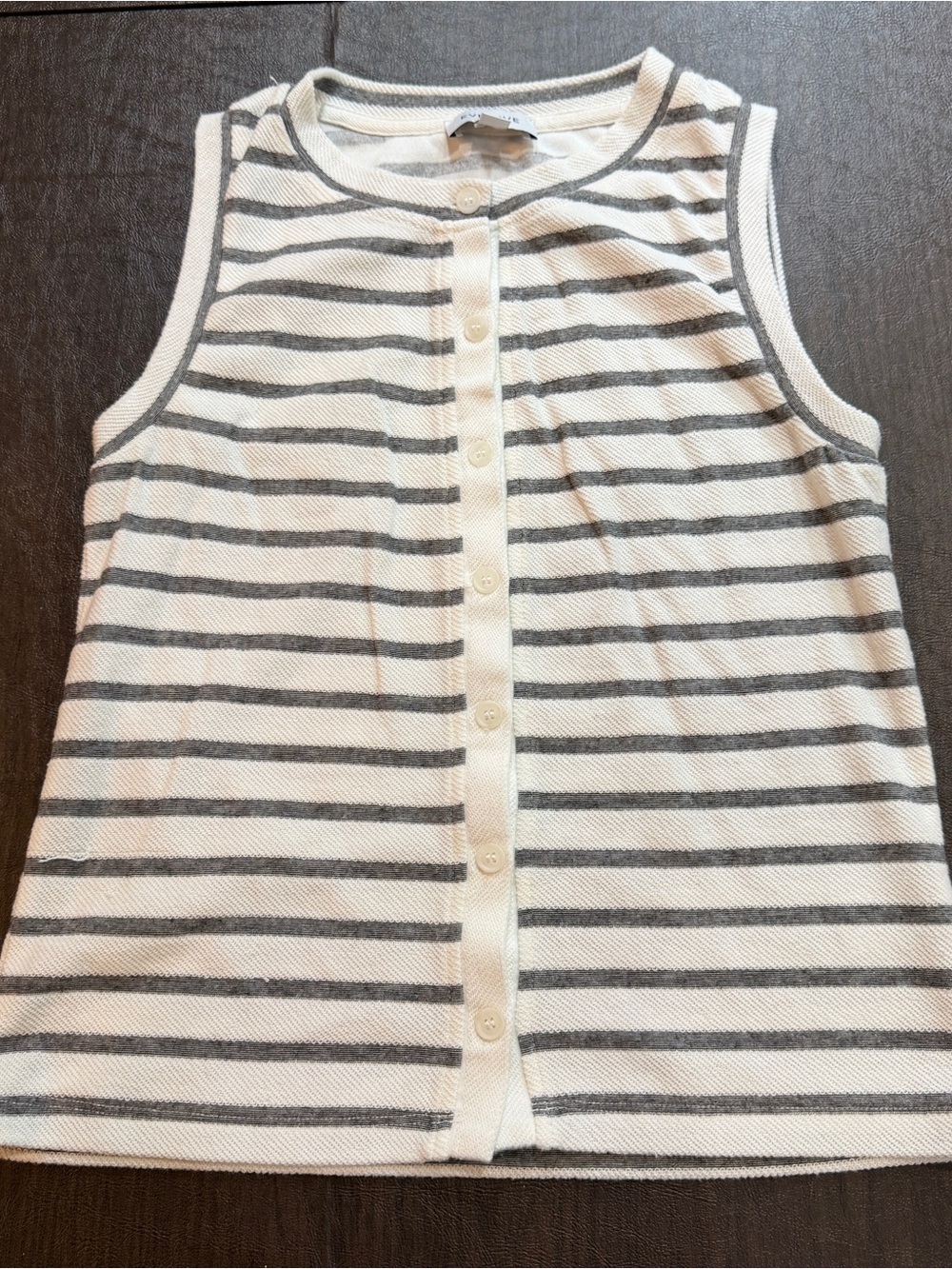 Evereve XS Striped Sleeveless Button-Down Top